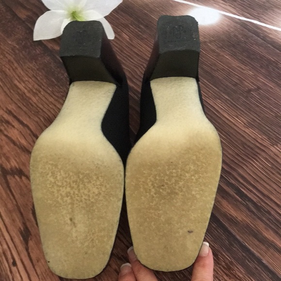 Donald J Pliner Black Woven Pumps. - Picture 6 of 10